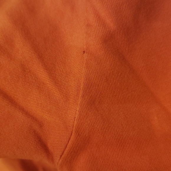 DL88 Bring it On District London Red Lighthouse T-shirt V-Neck Size XL Uni - Picture 11 of 11